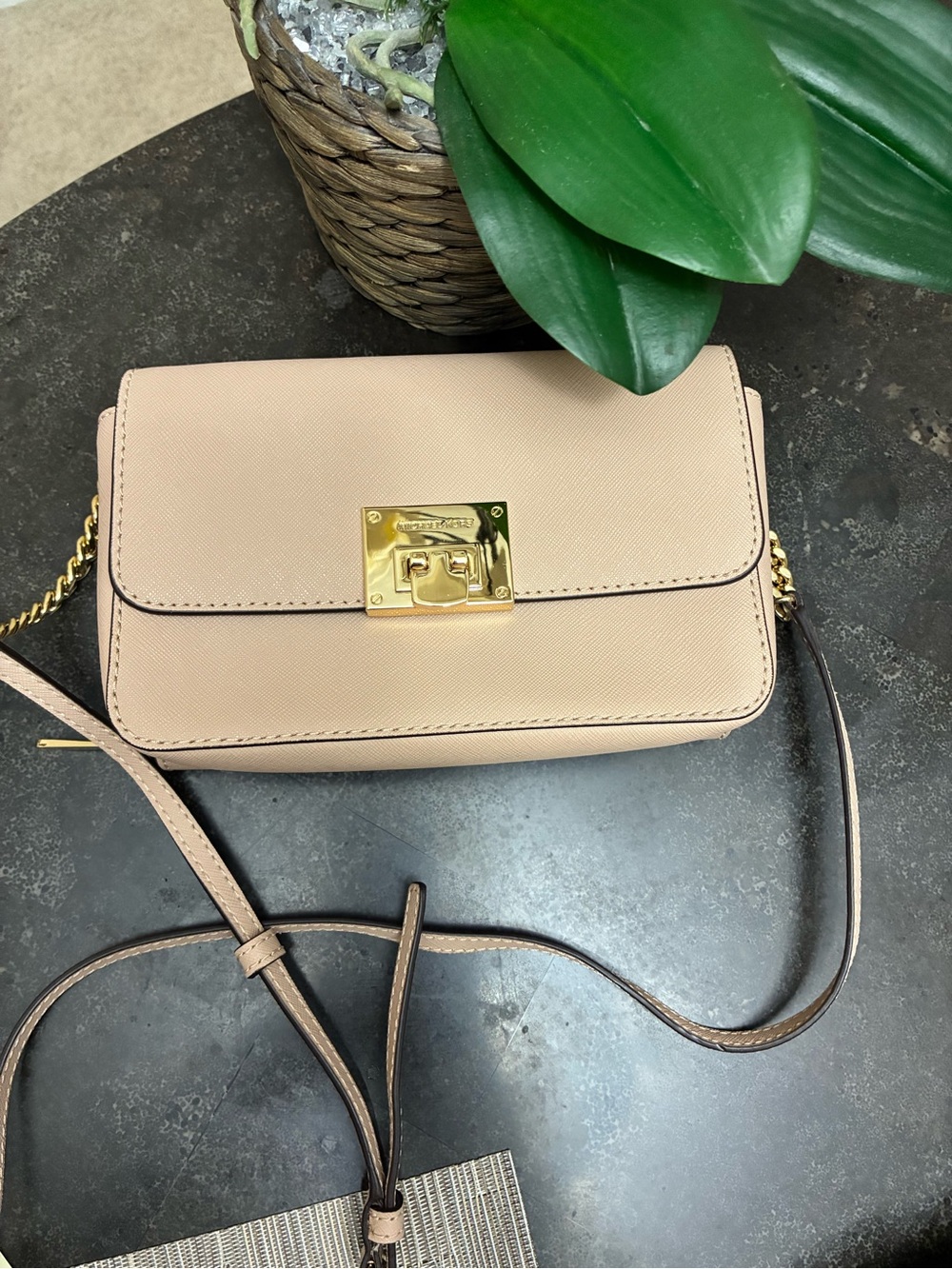Michael Kors Crossbody Purse & Wallet -Blush/Nude - Picture 3 of 11